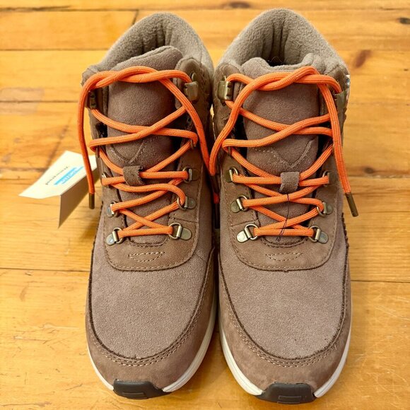 TOMS Cascada Waterproof Taupe Gray Nubuck Boots - Size 7 (NWT) - Picture 2 of 6